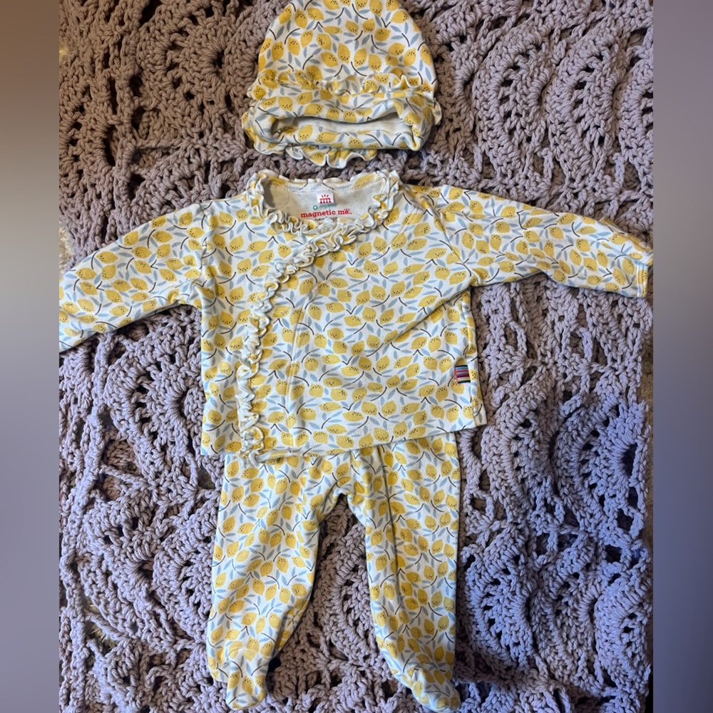 Magnetic Me Newborn Lemon Kimono Set